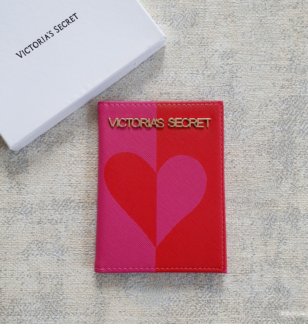 Обложка на паспорт Victoria's Secret (принт сердце)