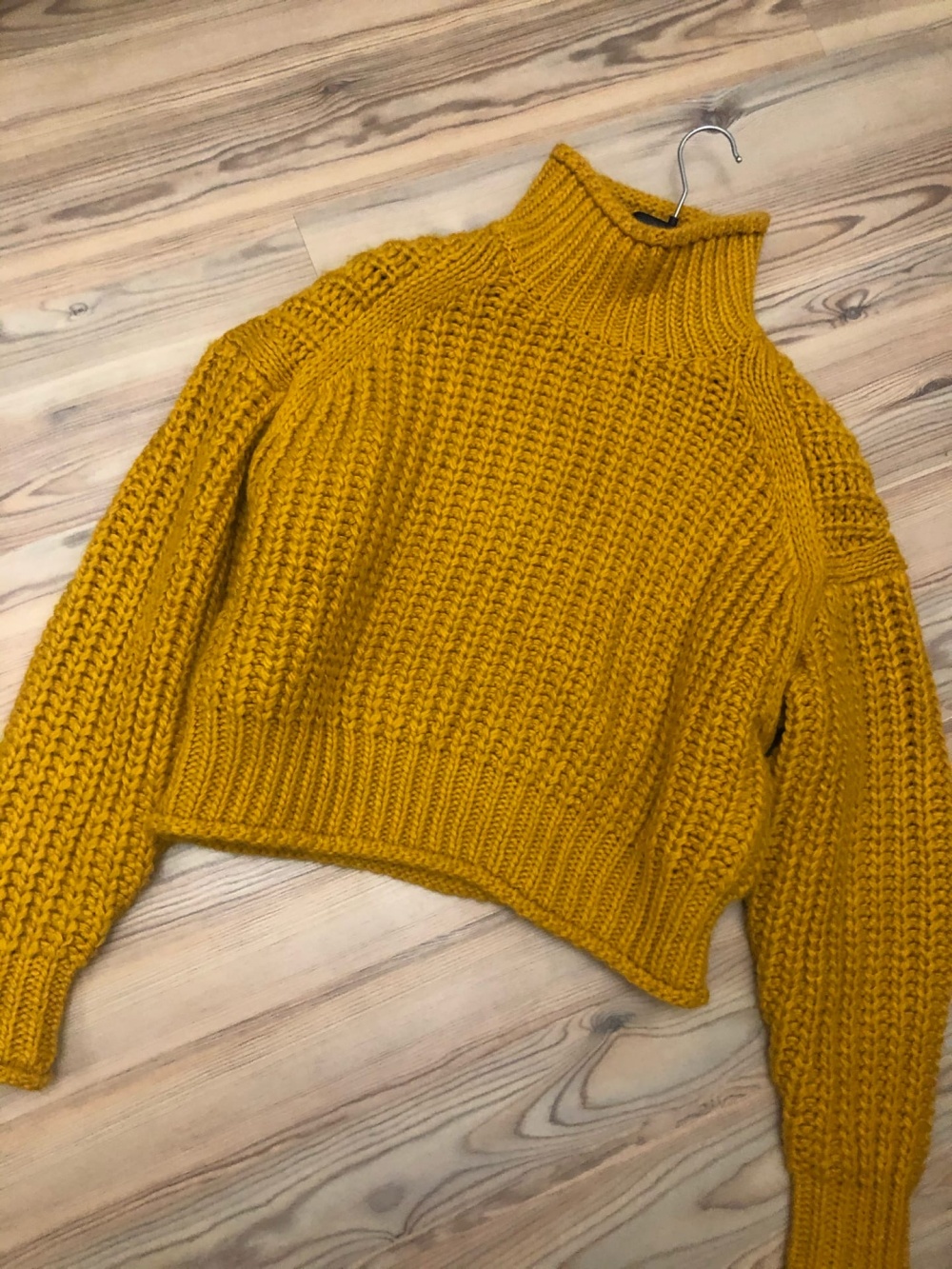 Кроп-свитер  H&M . Размер М-L-XL.