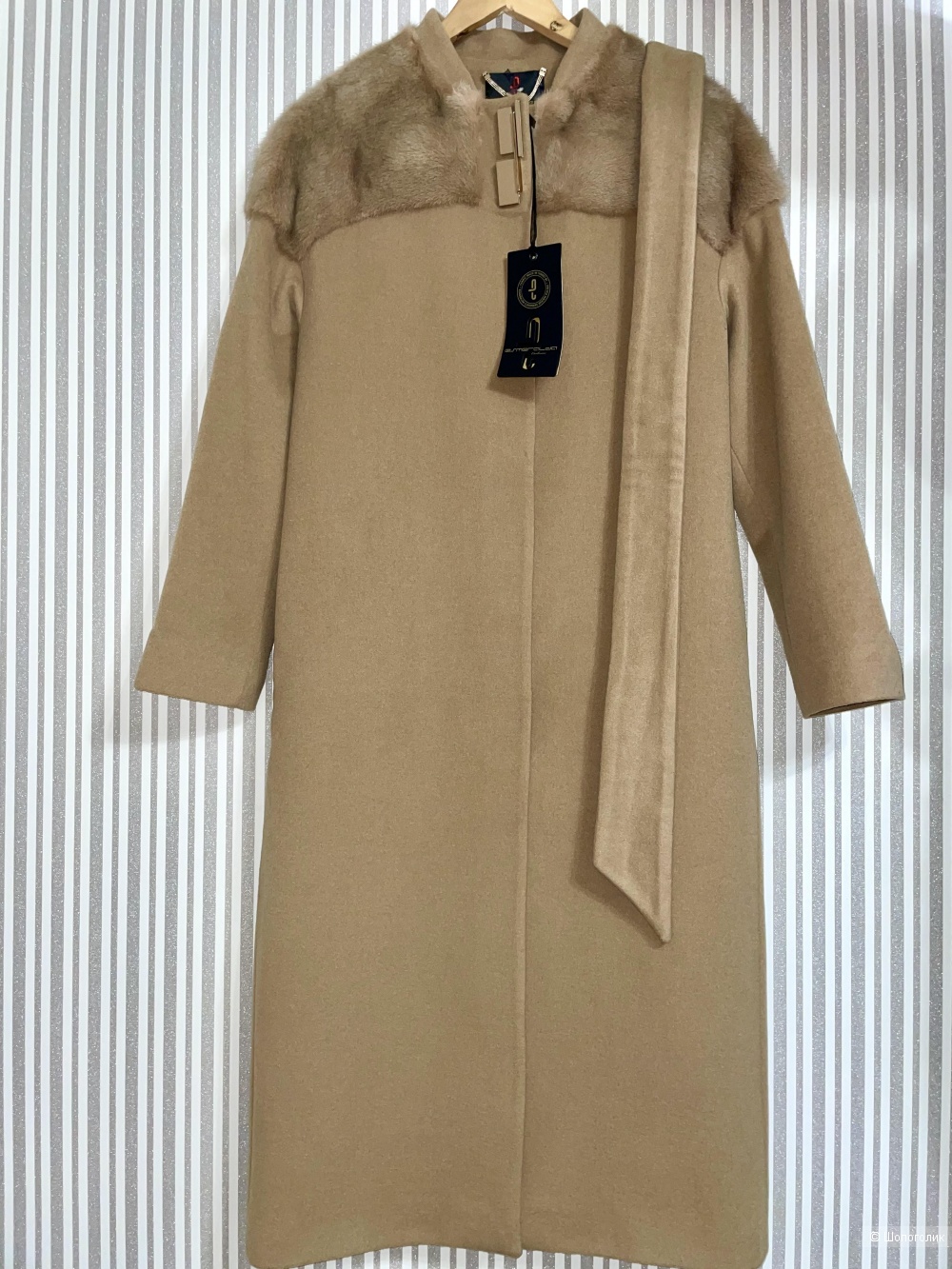 Пальто Esmeralda Cashmere. EU 38 (RUS 44).