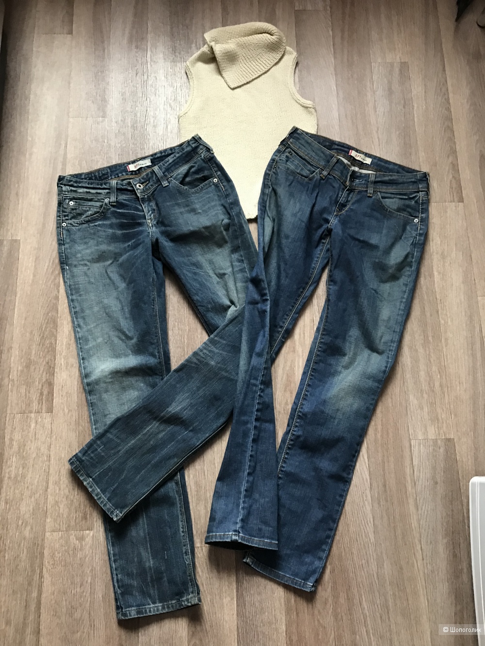 Сетом джинсы Levis 2 пары,водолазка Naf-Naf,44рус