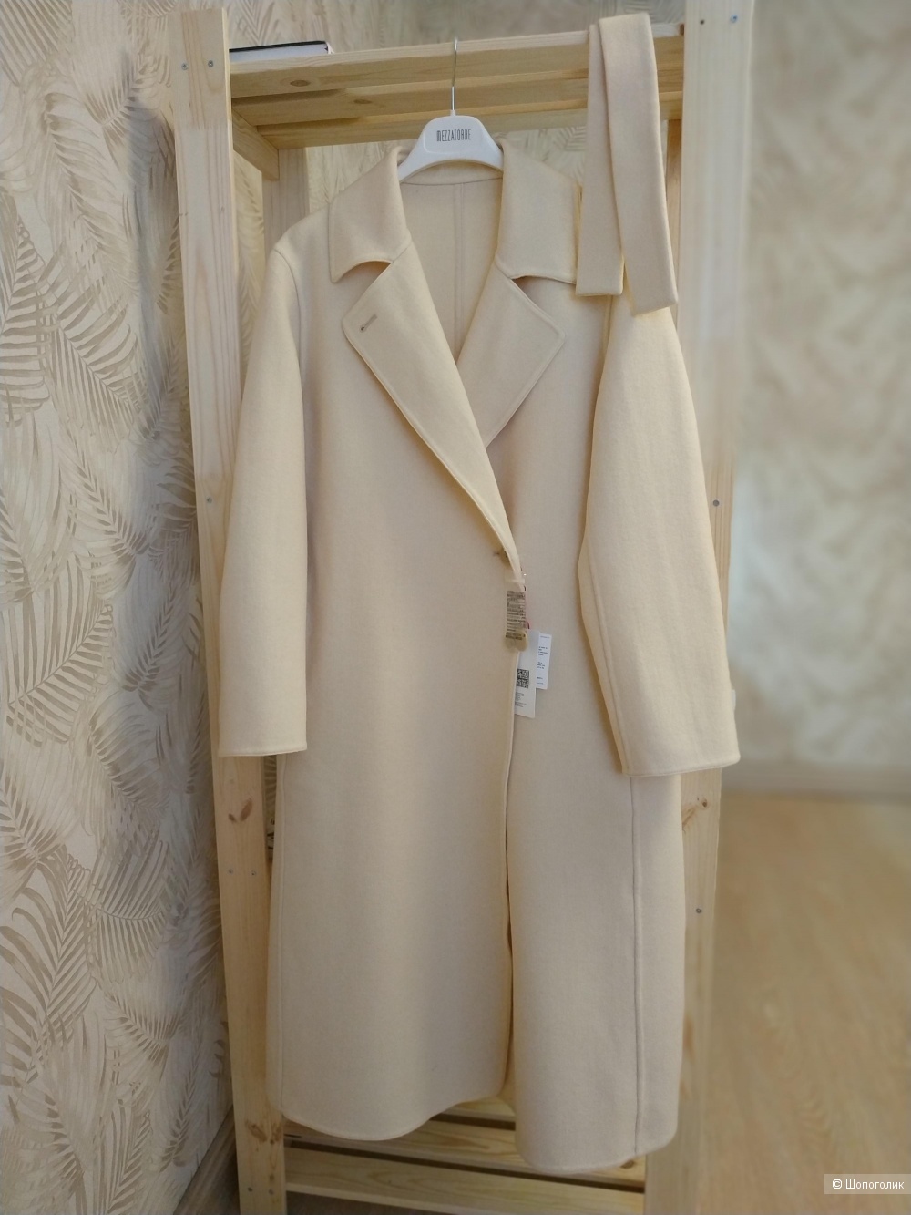 Пальто из коллекции UNIQLO x Ines de la Fressange