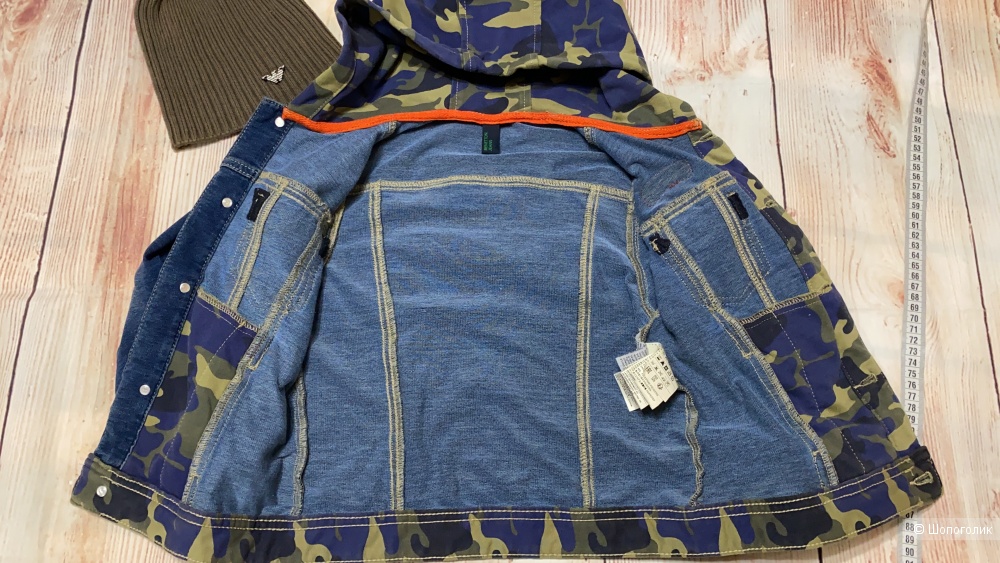 Детская легкая куртка United Colors of Benetton. Размер М (125-130)