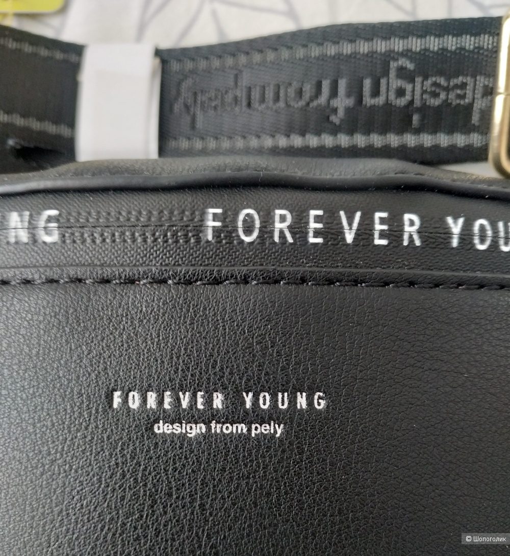 Сумочка FOREVER YOUNG на ремне