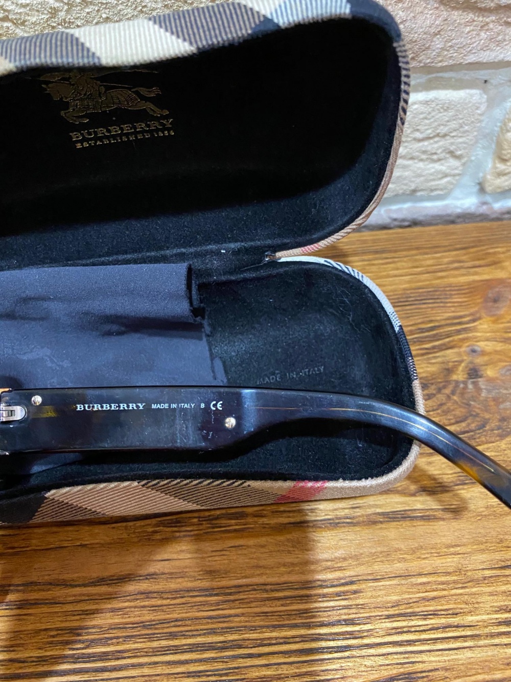 Солнцезащитные очки BURBERRY