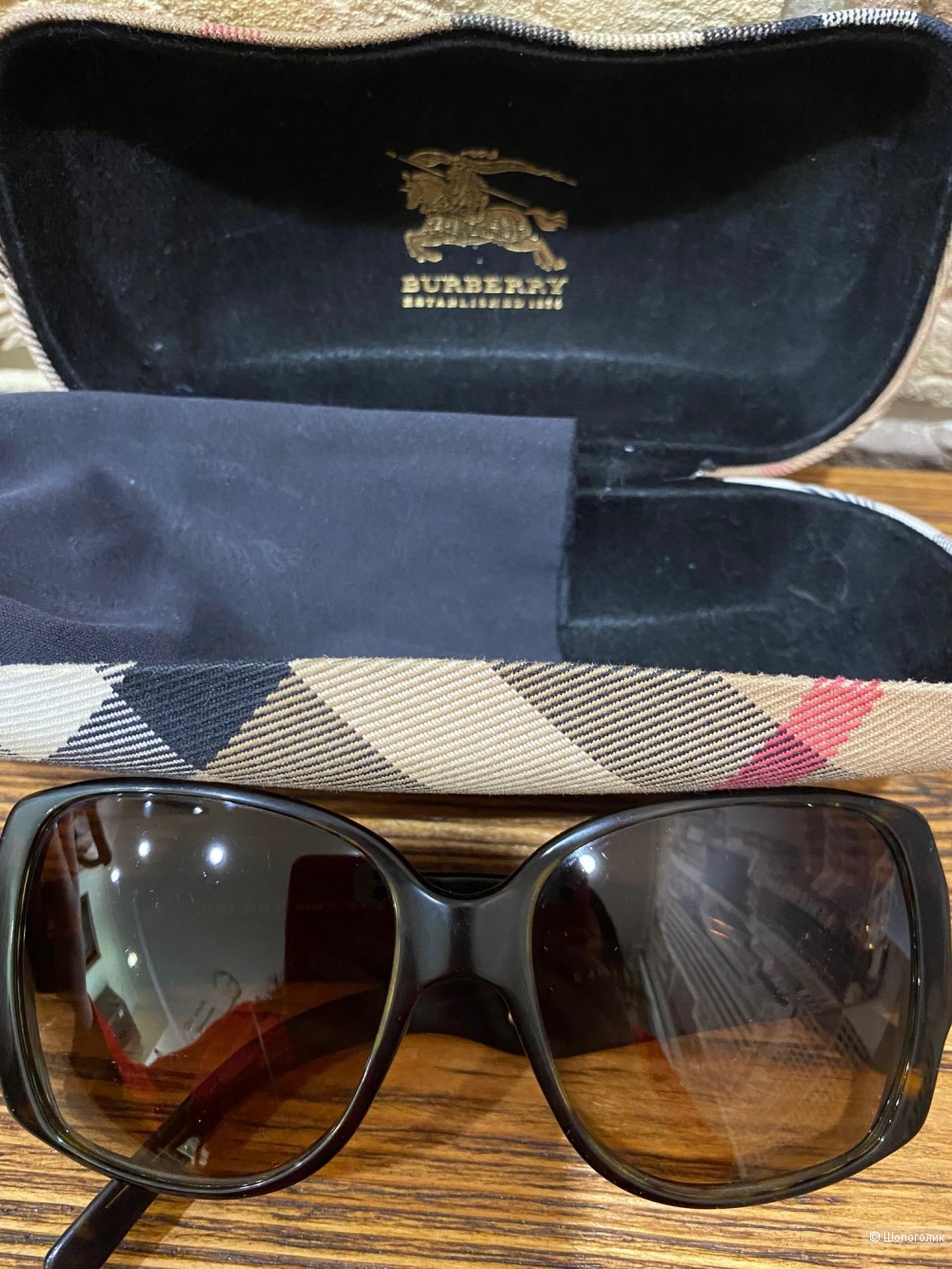 Солнцезащитные очки BURBERRY