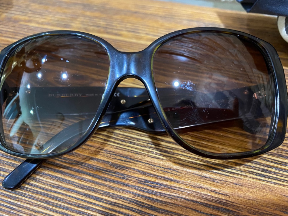 Солнцезащитные очки BURBERRY