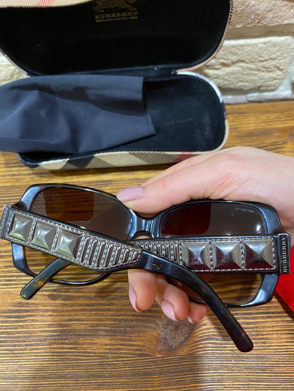 Солнцезащитные очки BURBERRY