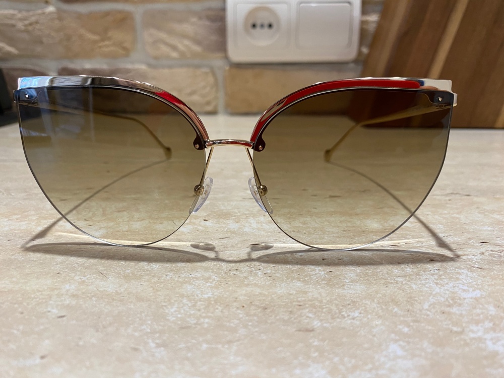 Солнцезащитные новые очки Salvatore Ferragamo