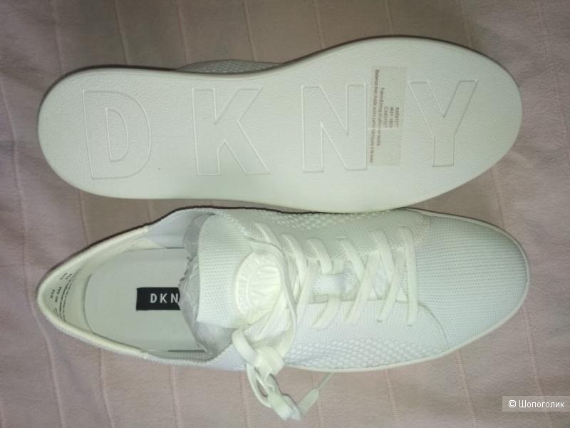 Кроссовки DKNY размер 9,5US