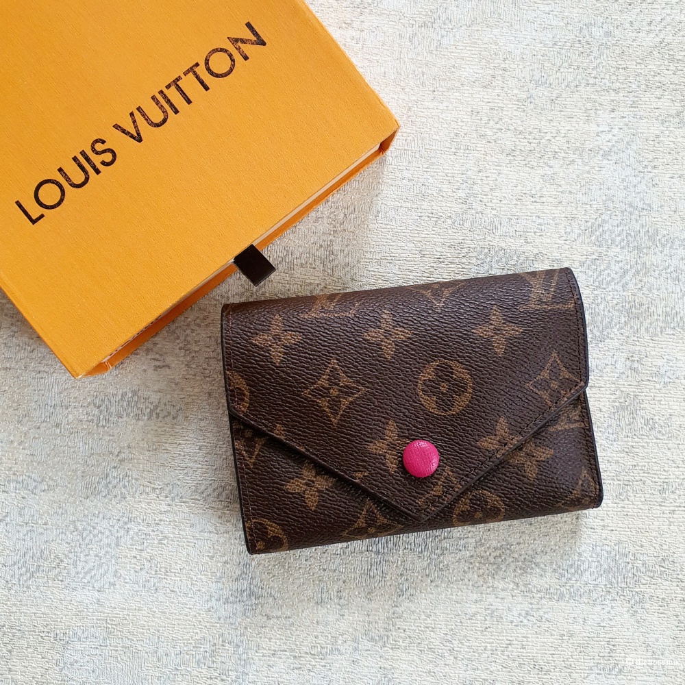 Кошелек Louis Vuitton Victorine фуксия