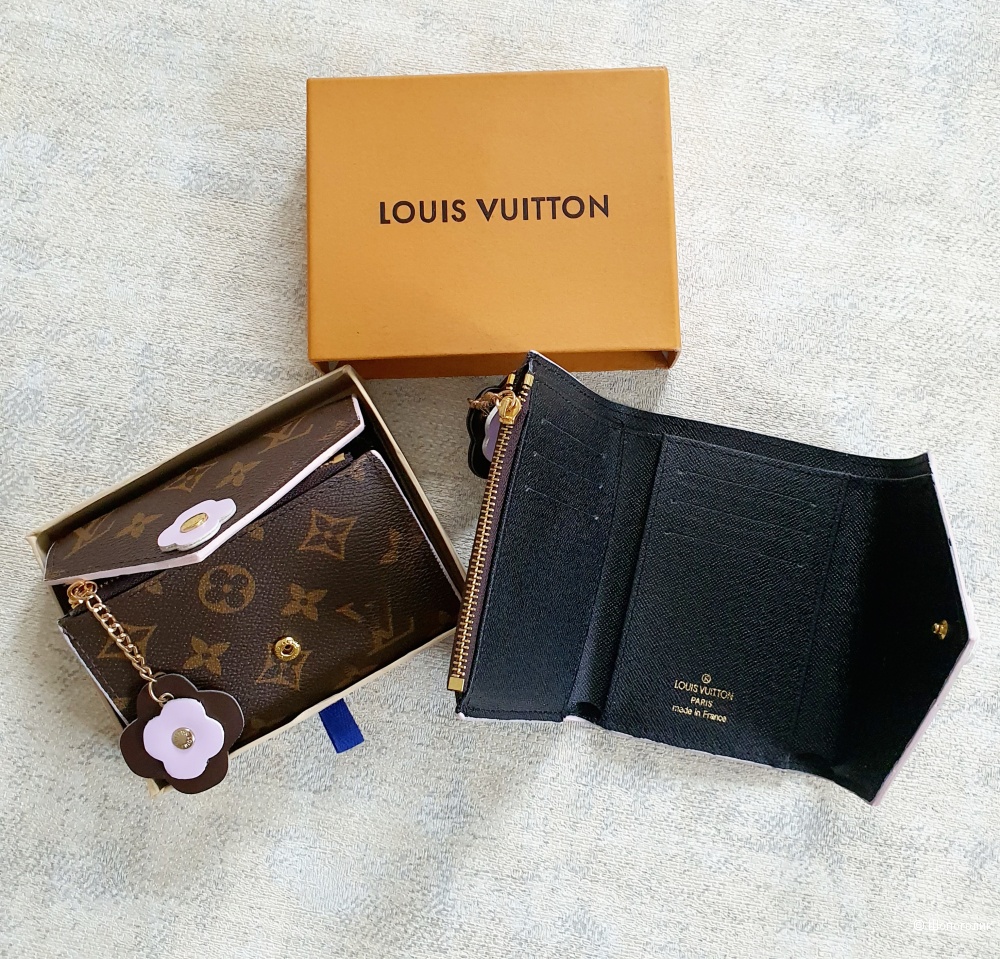 Кошелек Louis Vuitton c брелоком
