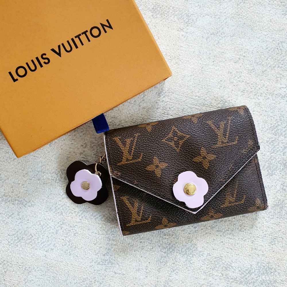Кошелек Louis Vuitton c брелоком