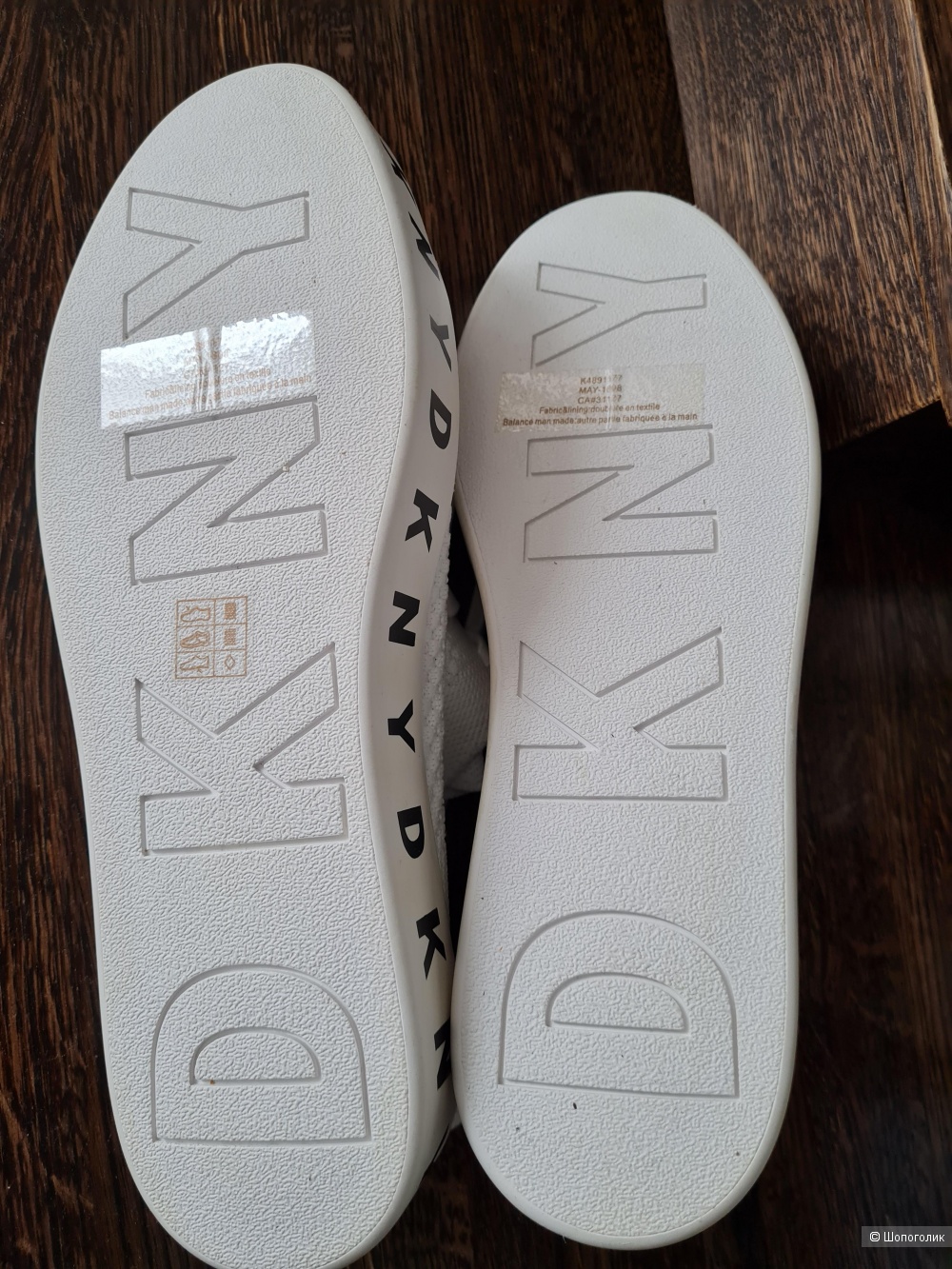 Кроссовки DKNY размер 9,5US