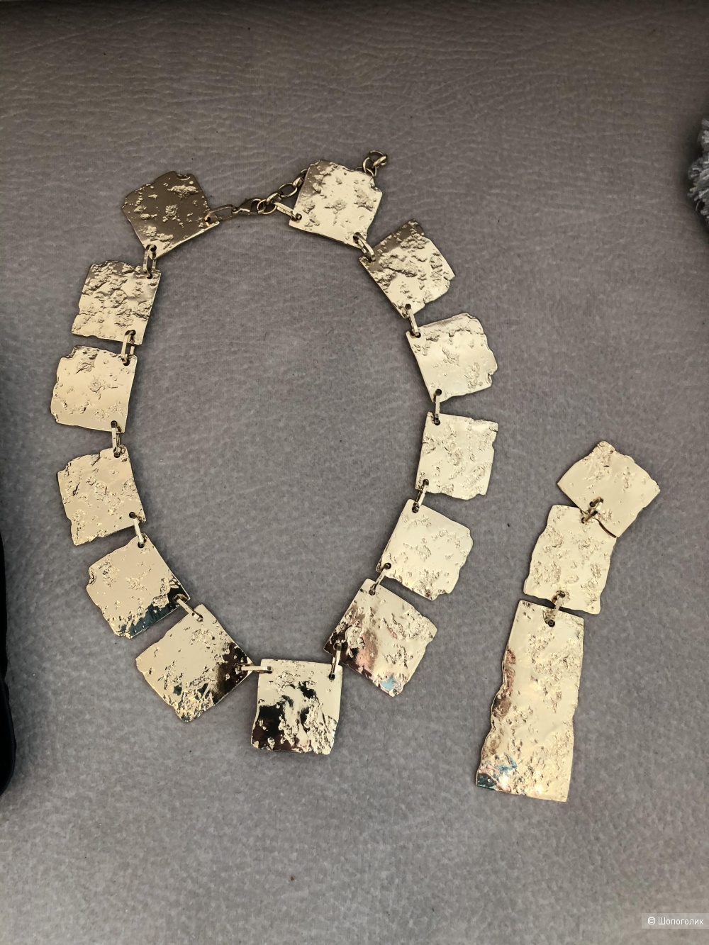 Сет бижутерии  серьги и ожерелье Max Mara.