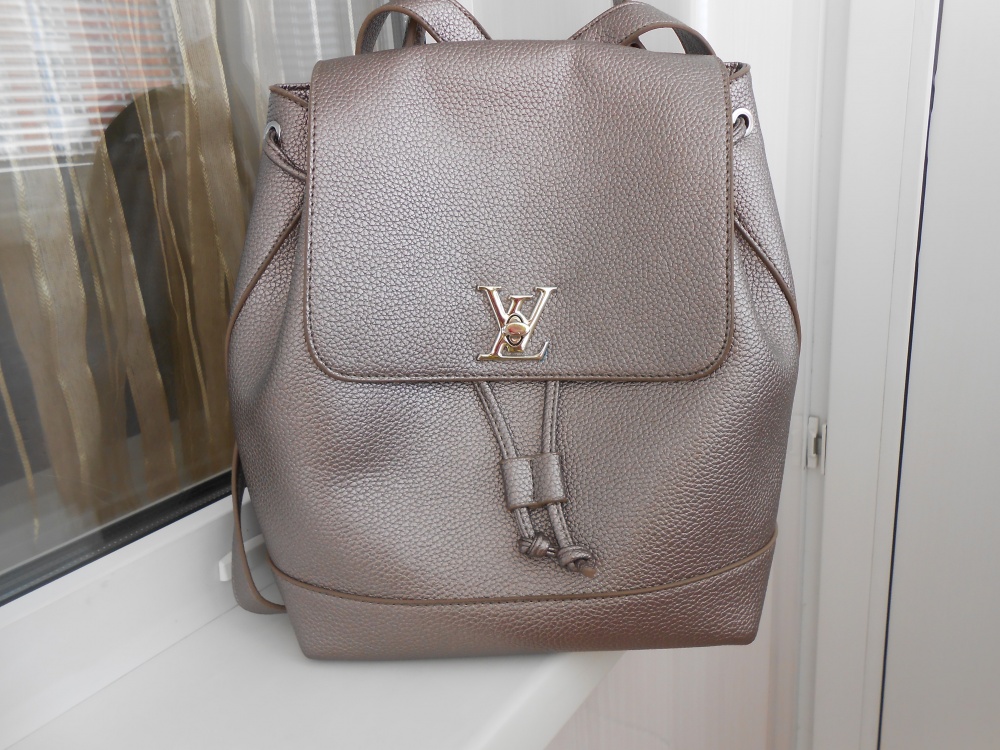 Рюкзак LOUIS VUITTON , р. 32*30.