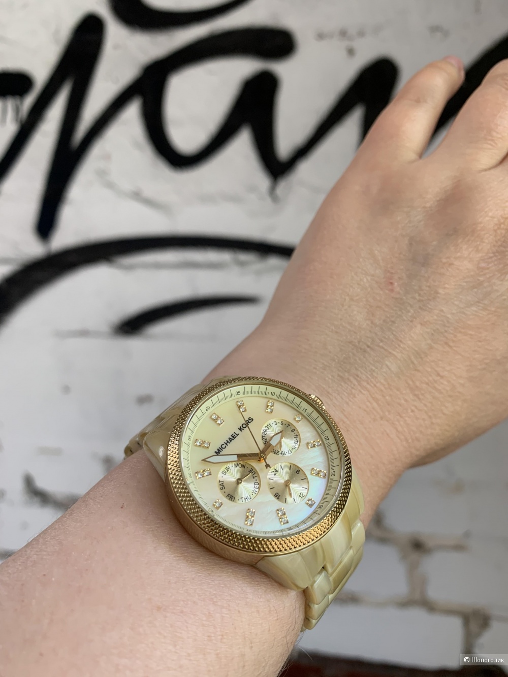 Часы наручные Michael Kors  диаметром 3,5 см