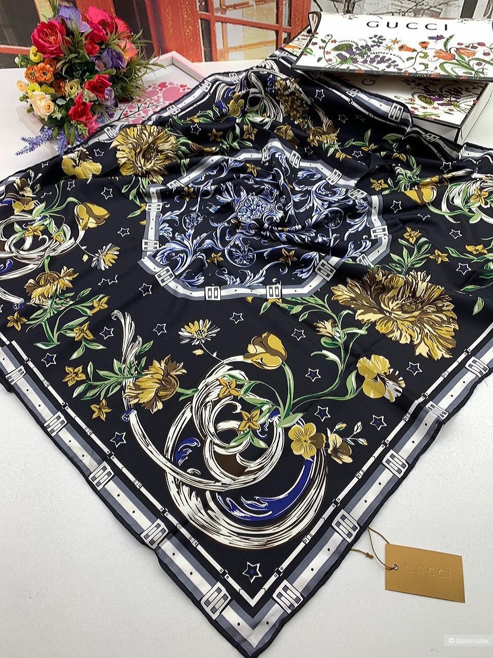 Платок Gucci черный с серым узором шелковый