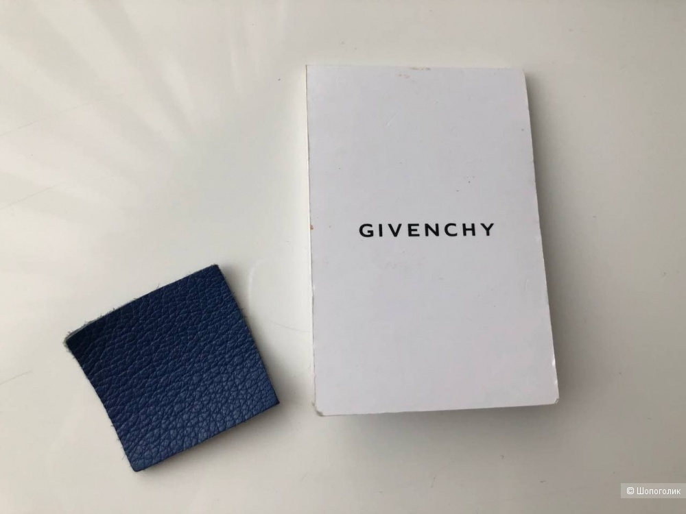 Сумка Givenchy Antigona, размер Medium