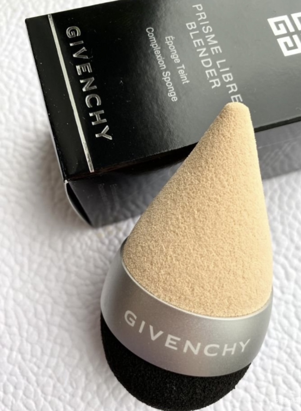 Блендер для макияжа Givenchy, в магазине Другой магазин — на Шопоголик