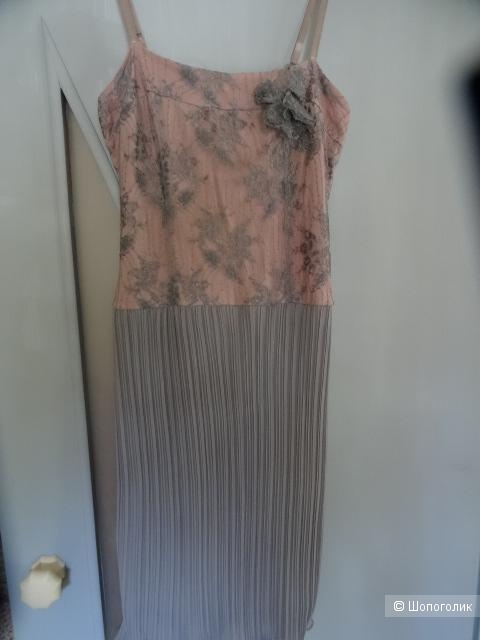 Платье rinascimento Италия, размер М