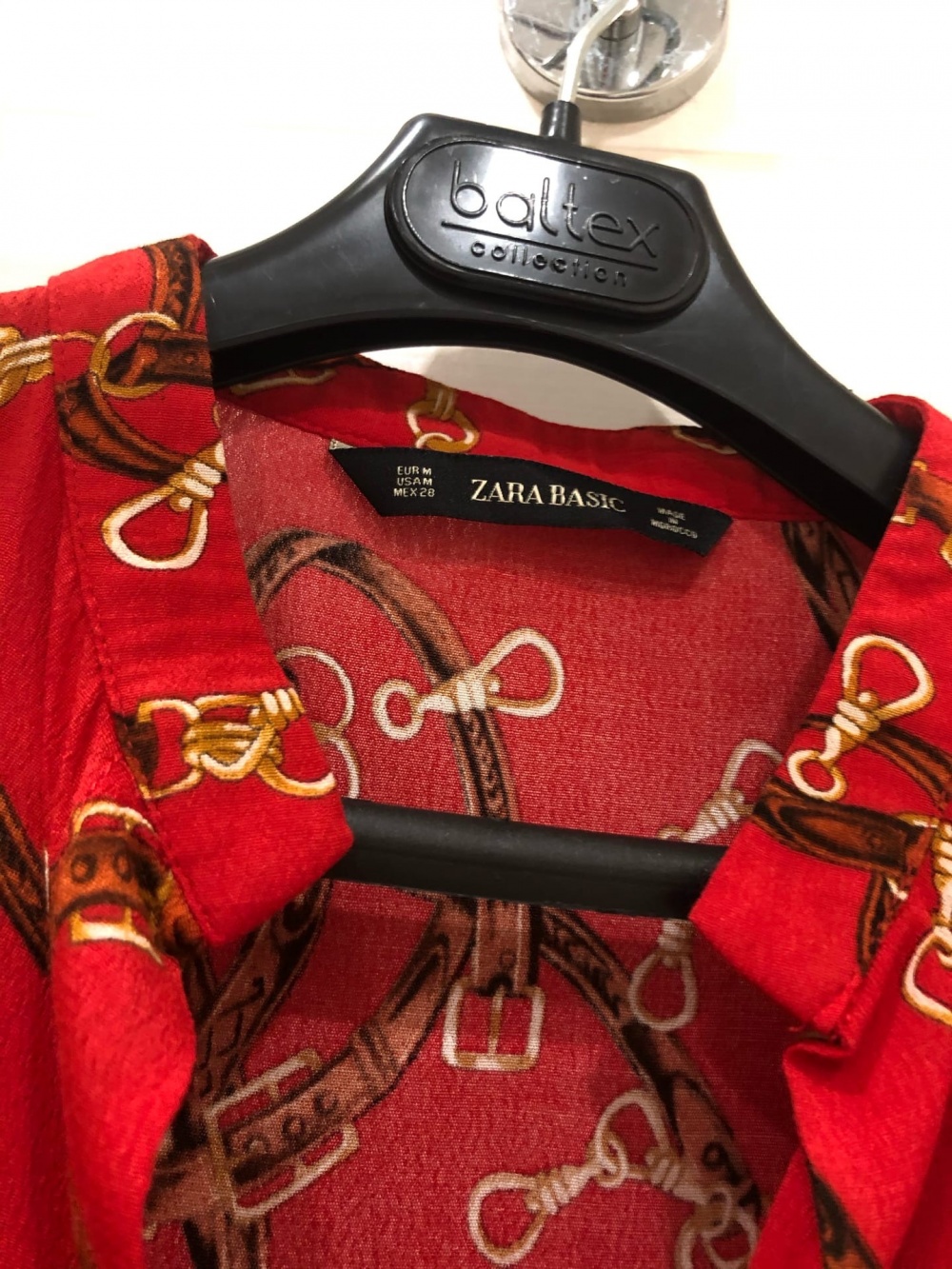 Платье Zara . Размер M-L.