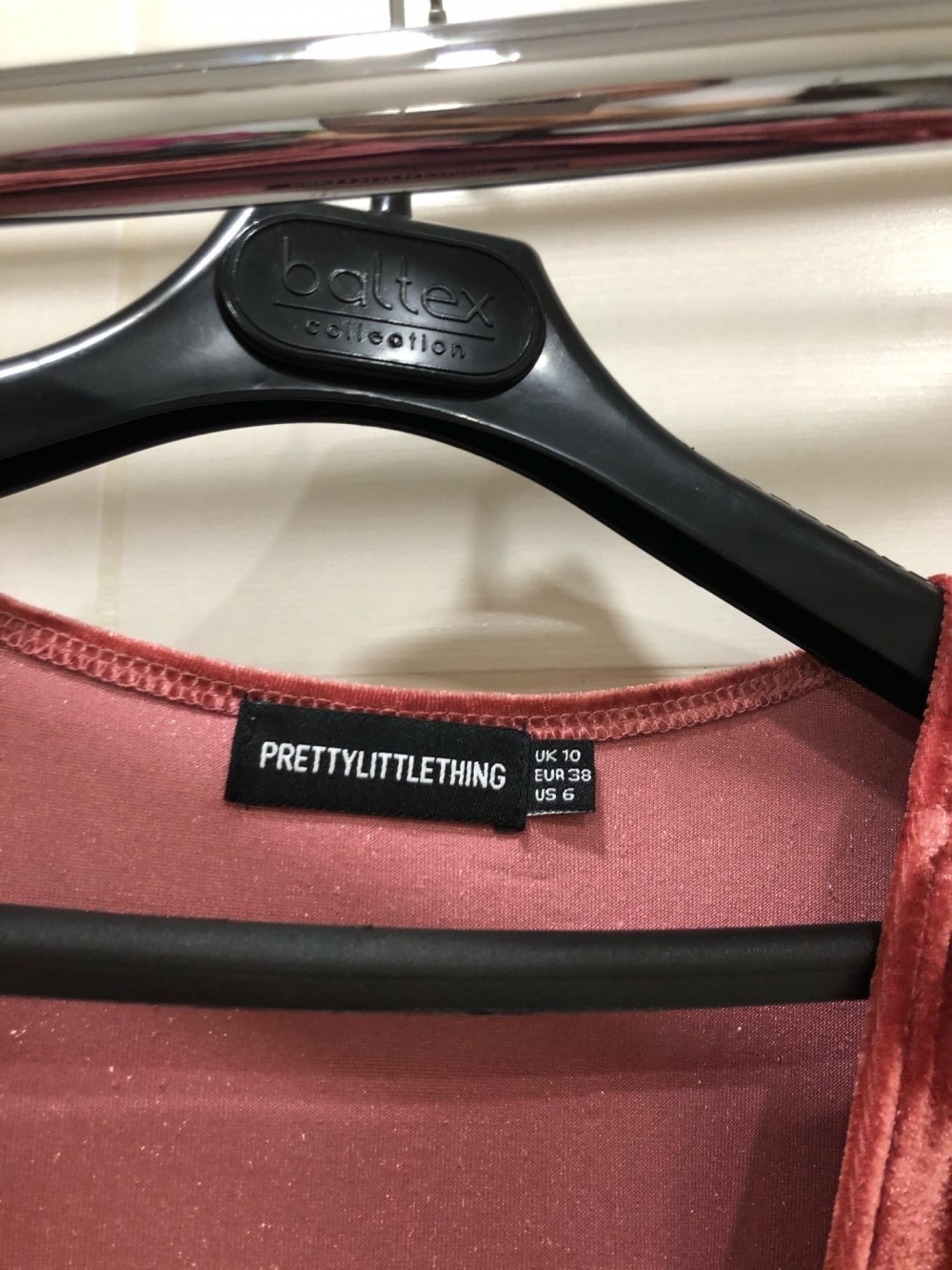 Платье PrettyLittleThing. Размер S-M.