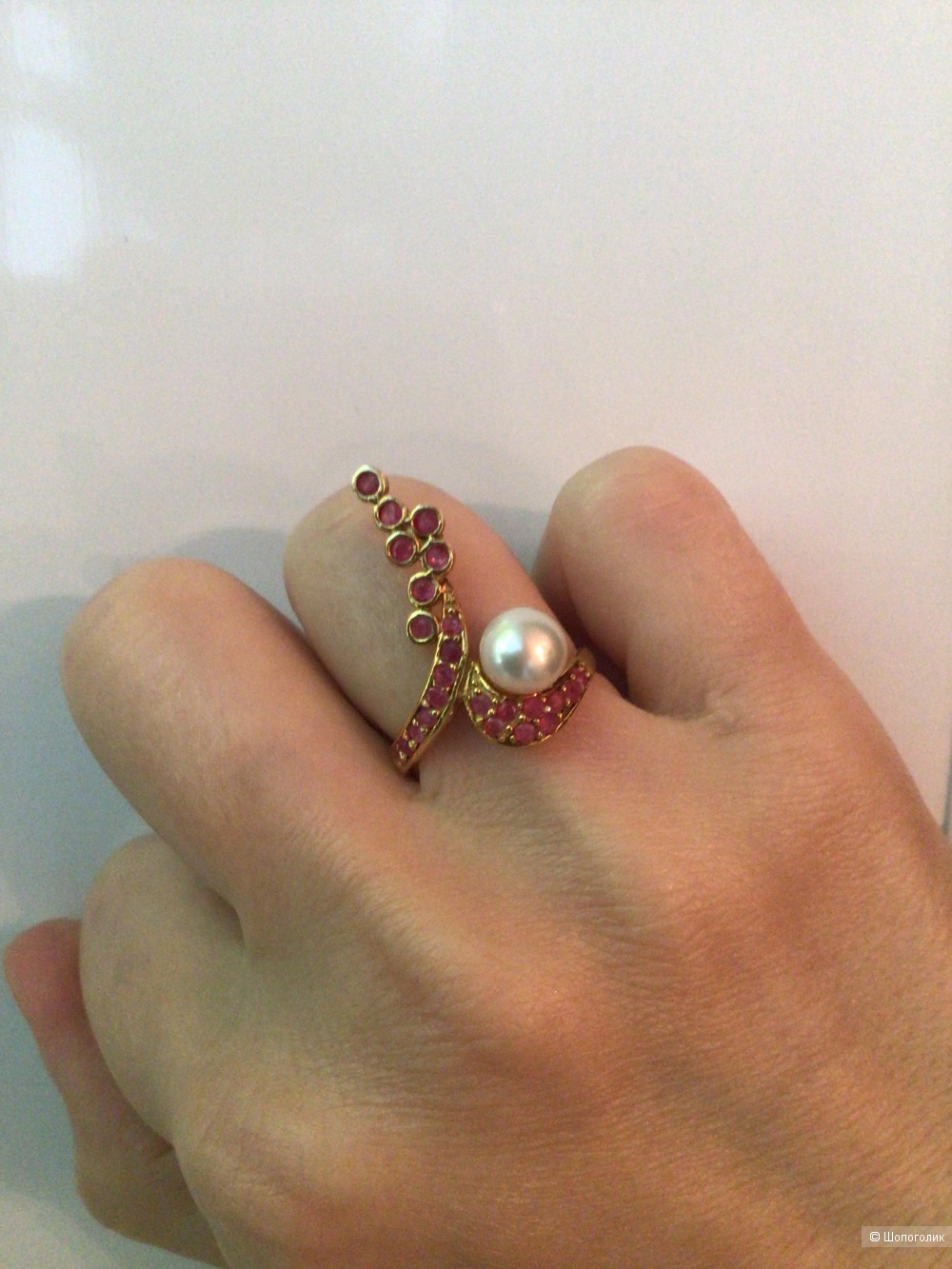 Серебряное кольцо с натуральными рубинами и жемчугом, размер 17,75