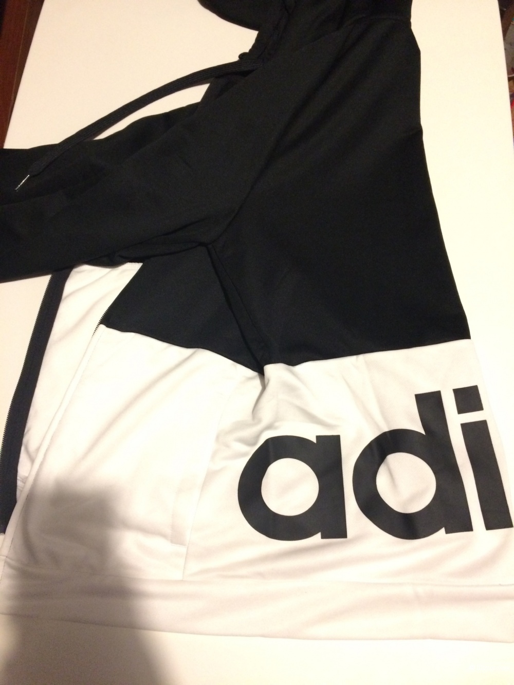 Костюм Adidas размер М