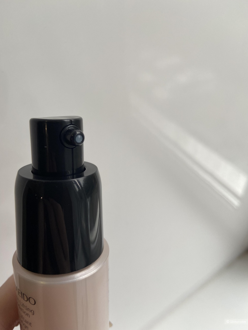 Тональное средство с лифтинг-эффектом Shiseido