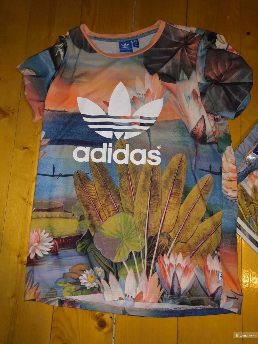Adidas спортивный комплект футболка и леггинсы