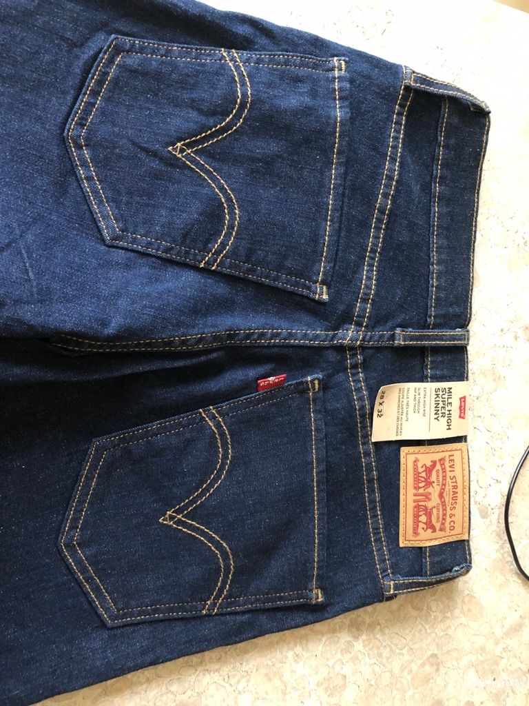 Оригинальные джинсы Levi's  W28 L32