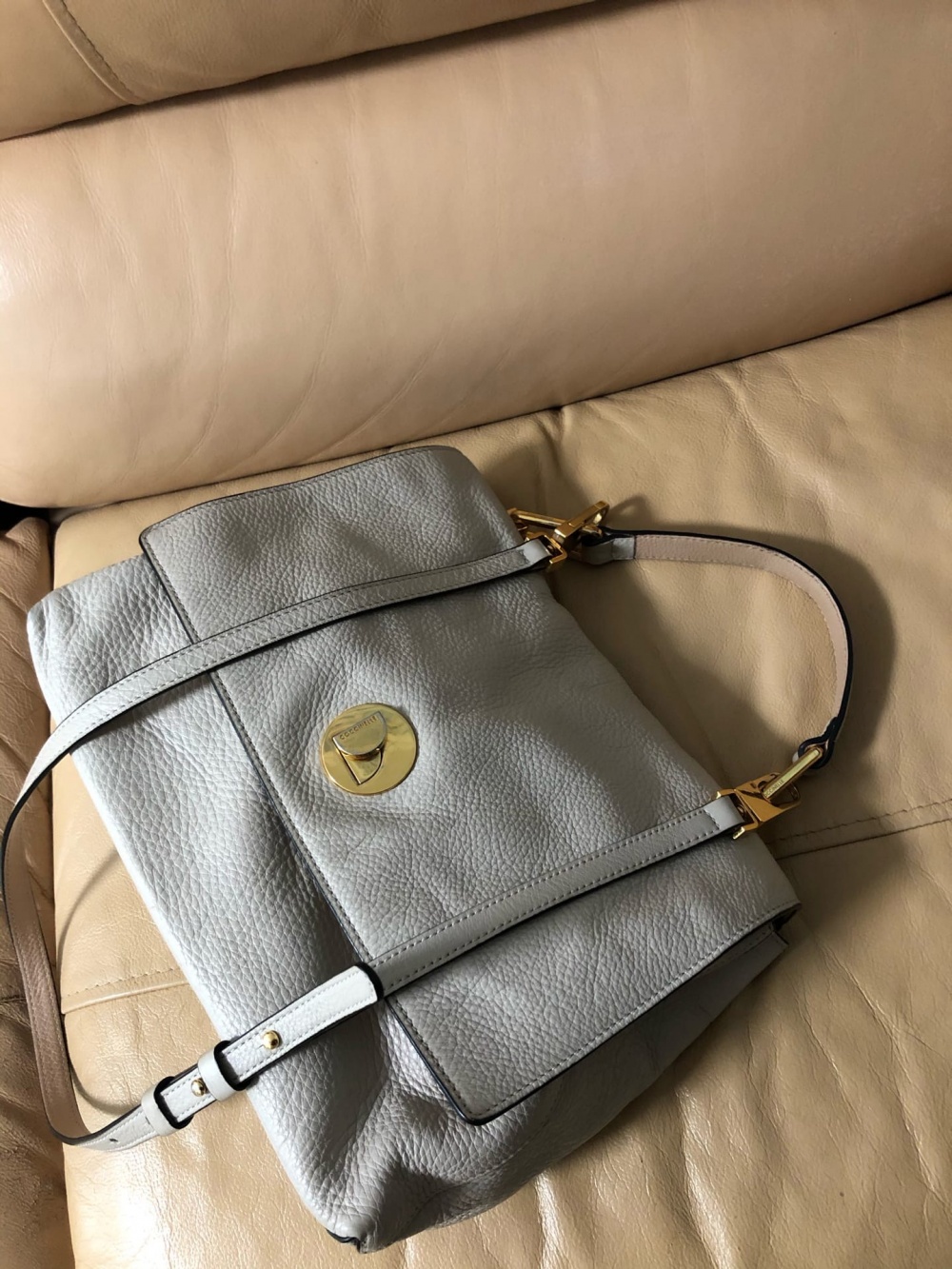 Сумка Coccinelle LIYA MEDIUM SELLERIA.Размер 30x24x12.