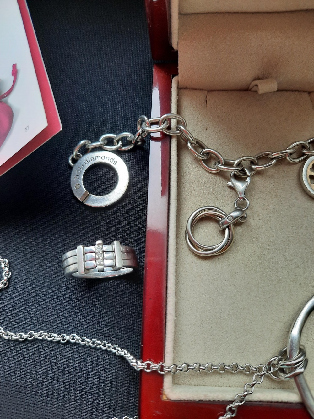 Серьги,колье ,браслет ,2 подвески и кольцо с бриллиантами.