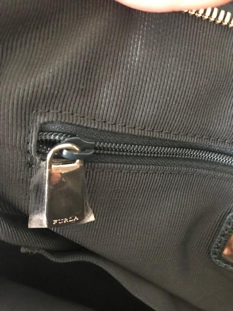 Сумка Furla Dolly, размер large.