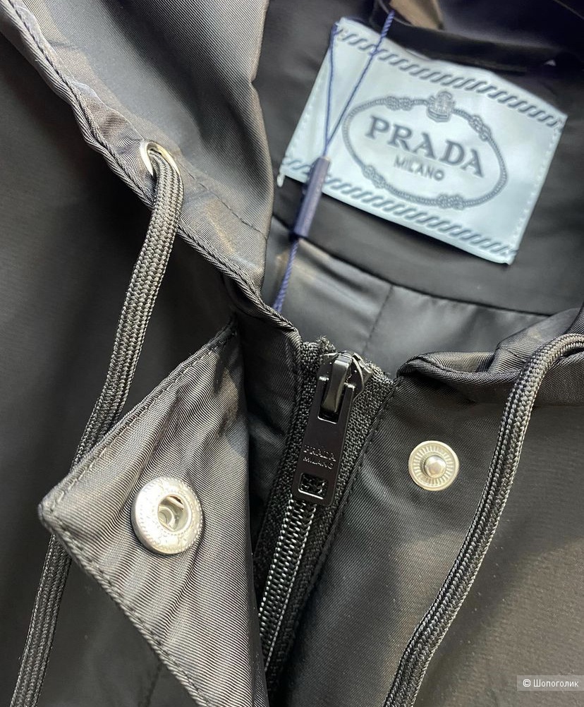 Женская куртка под Prada р.S