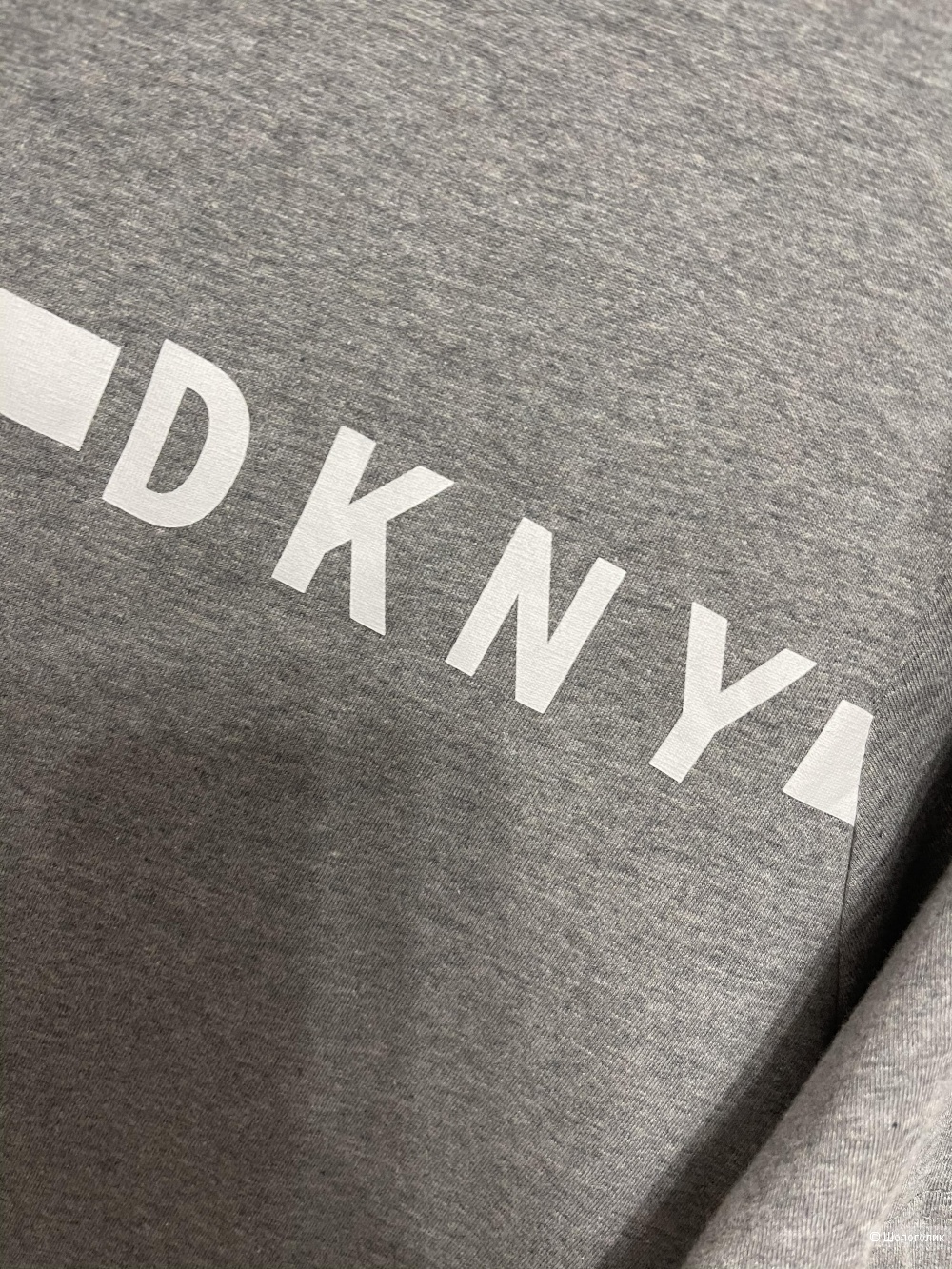 Футболка Dkny размер M