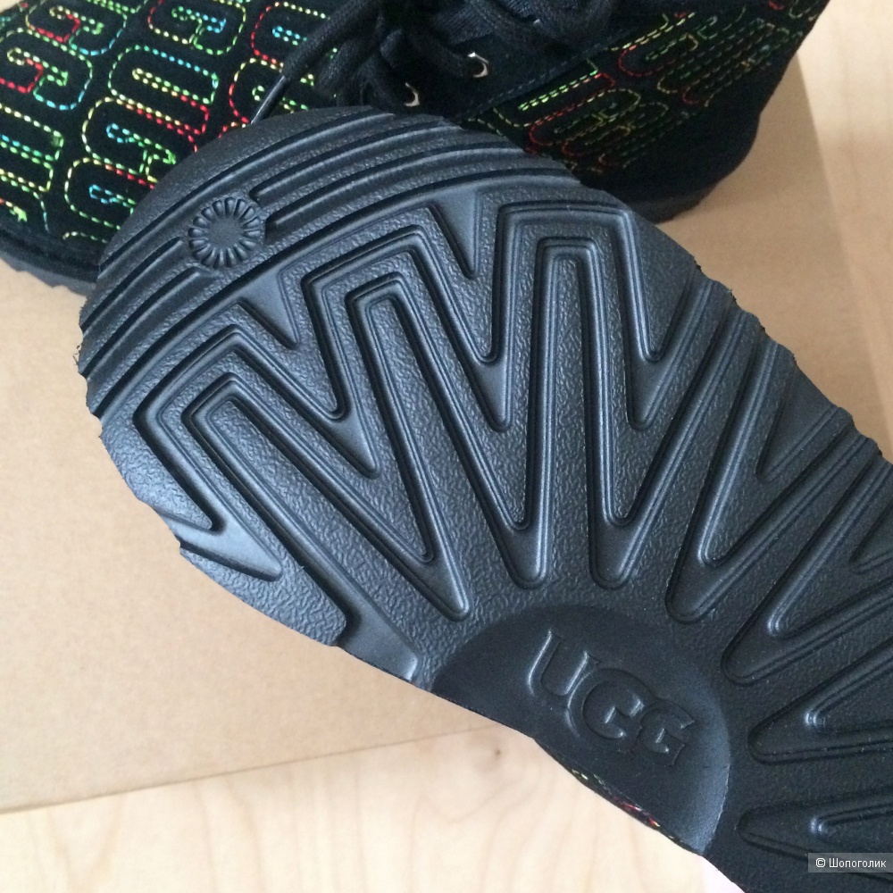 Ботинки UGG Neumel II Graphic Stitch Black размер 36