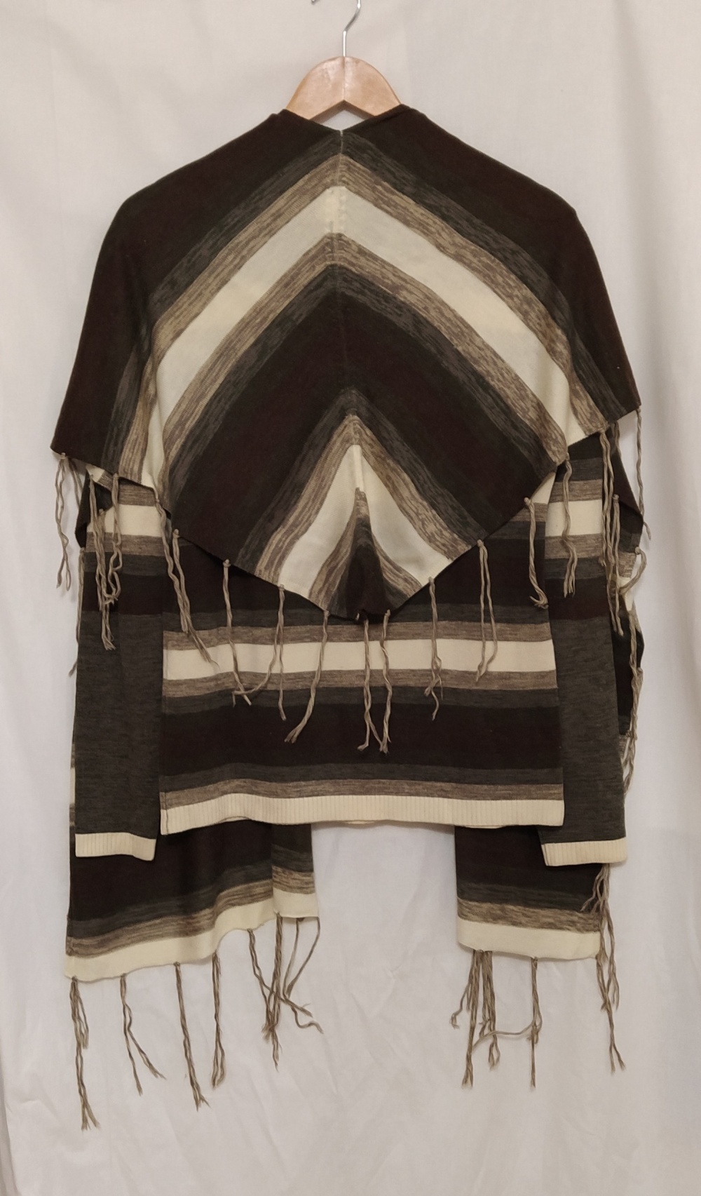 Шерстяной комплект:свитер с палантином A K collection, L