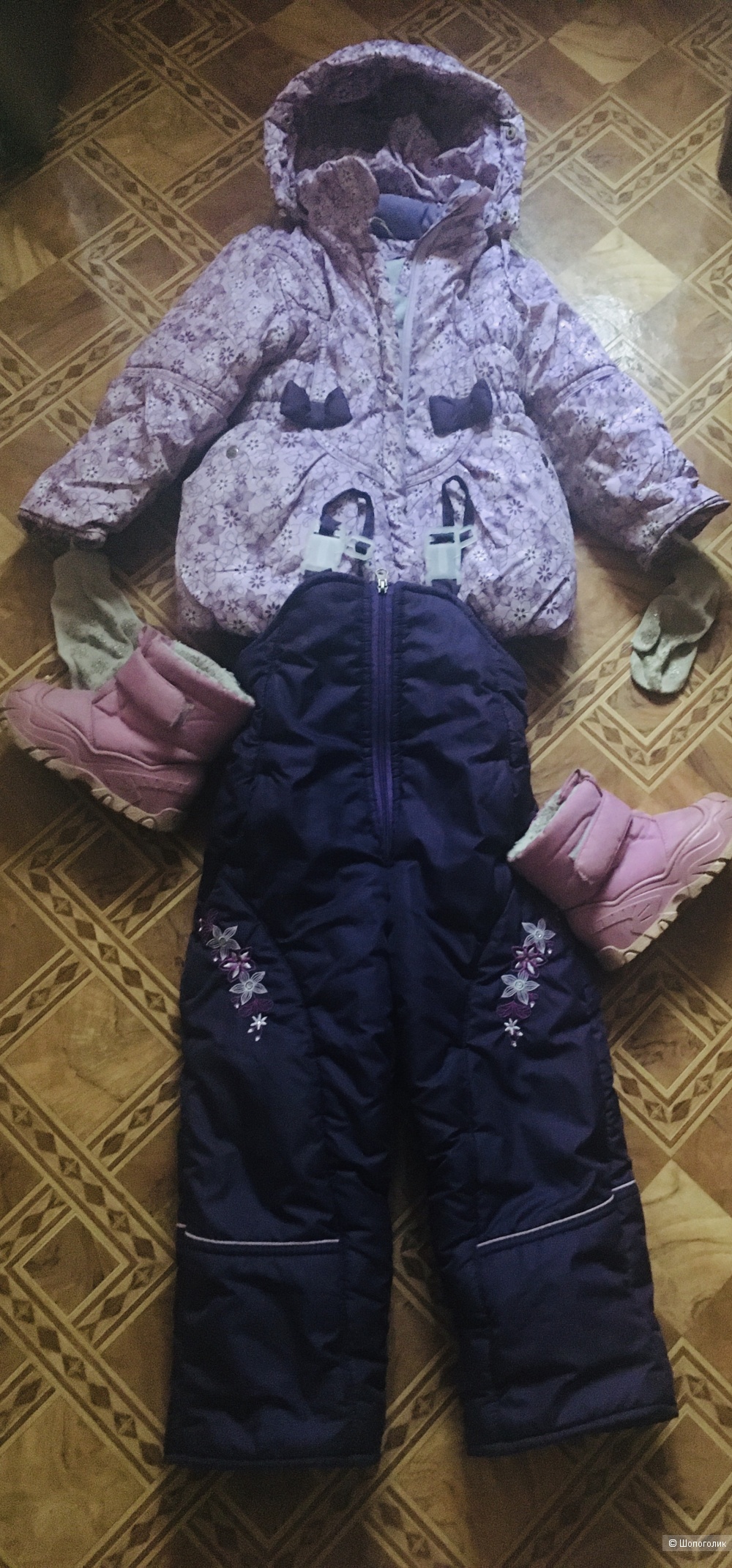 Куртка и комбинезон Детки на девочку, размер 4-5 лет и сапоги Quechua, размер 27
