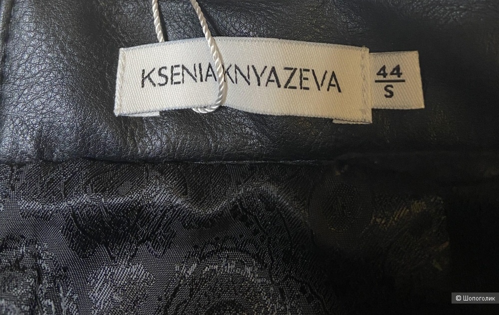 Юбка из эко-кожи с вышивкой от бренда Ksenia Knyazeva, размер S.