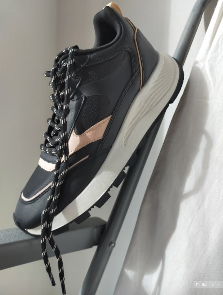 Кроссовки Stradivarius размер 39