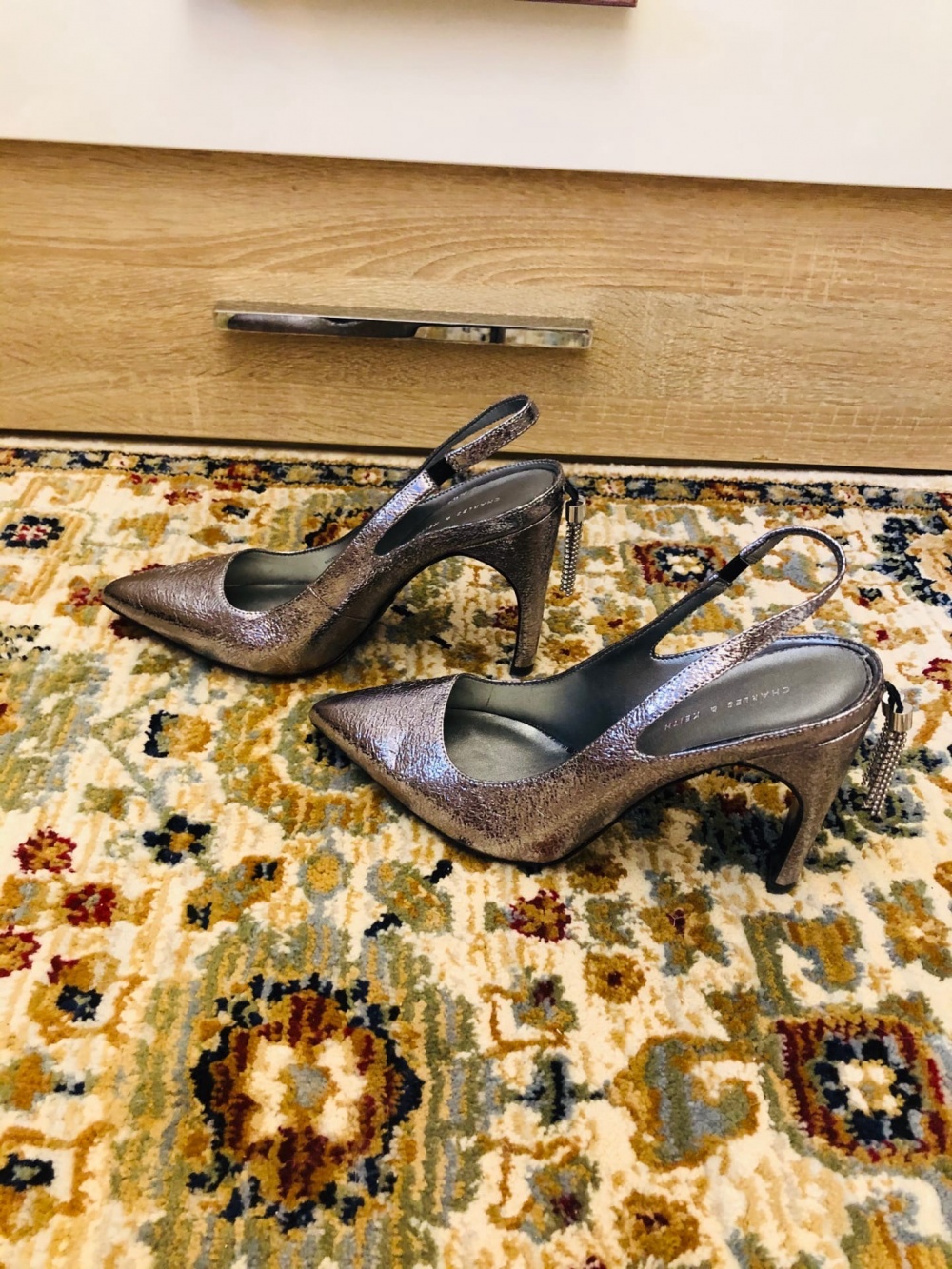 Туфли CHARLES AND KEITH.Размер 37-38.