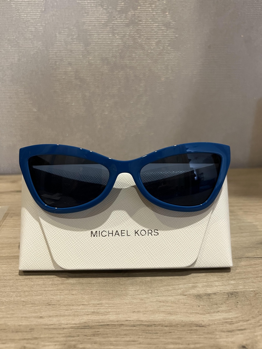 Солнцезащитные очки Michael Kors