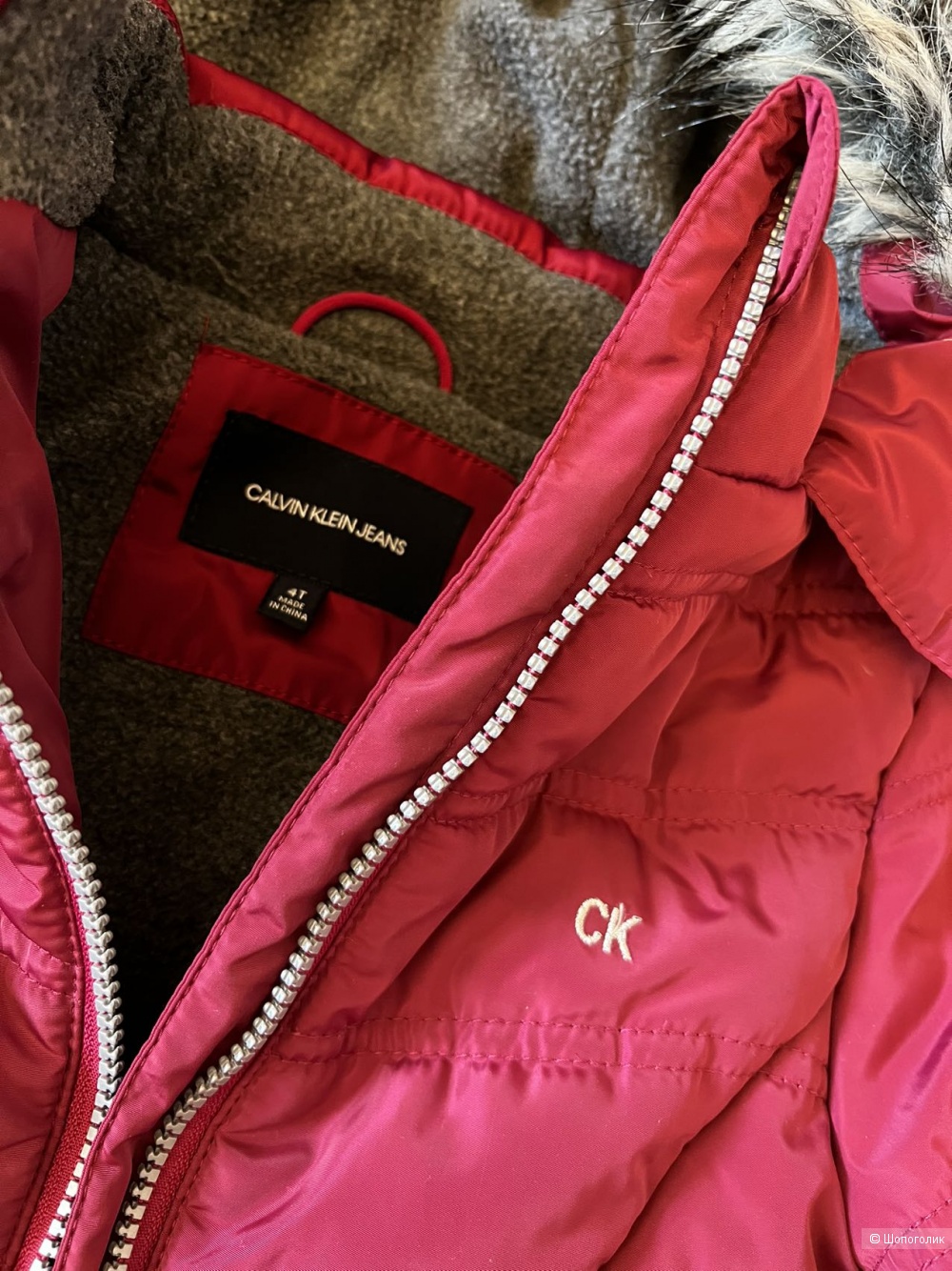 Пуховик пальто Calvin Klein на 3-4 года.