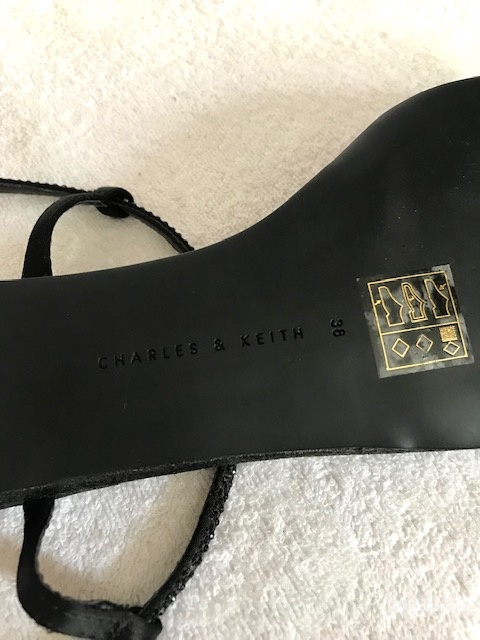 Сандалии Charles & Keith. 38 EU