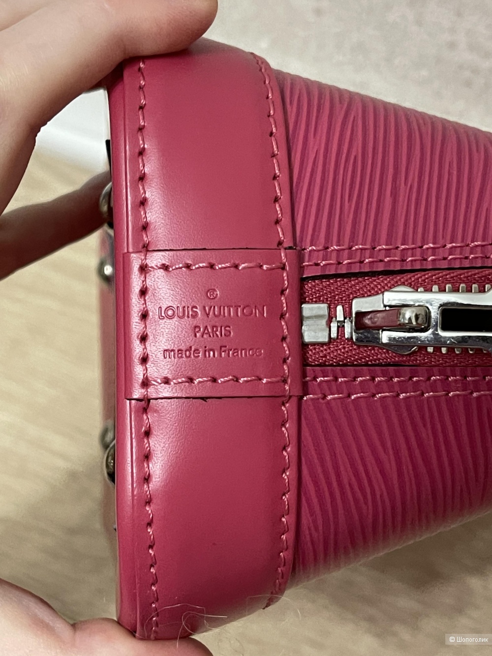Сумка Louis Vuitton размер 24 на 18 см
