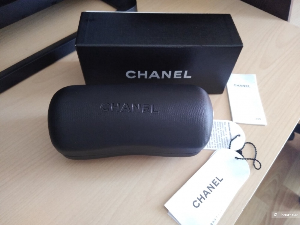 Кейс (футляр) универсальный для очков Chanel.