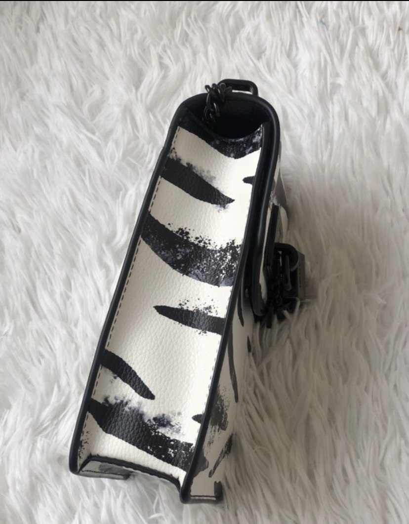 Кроссбоди dkny elissa north south crossbody zebra