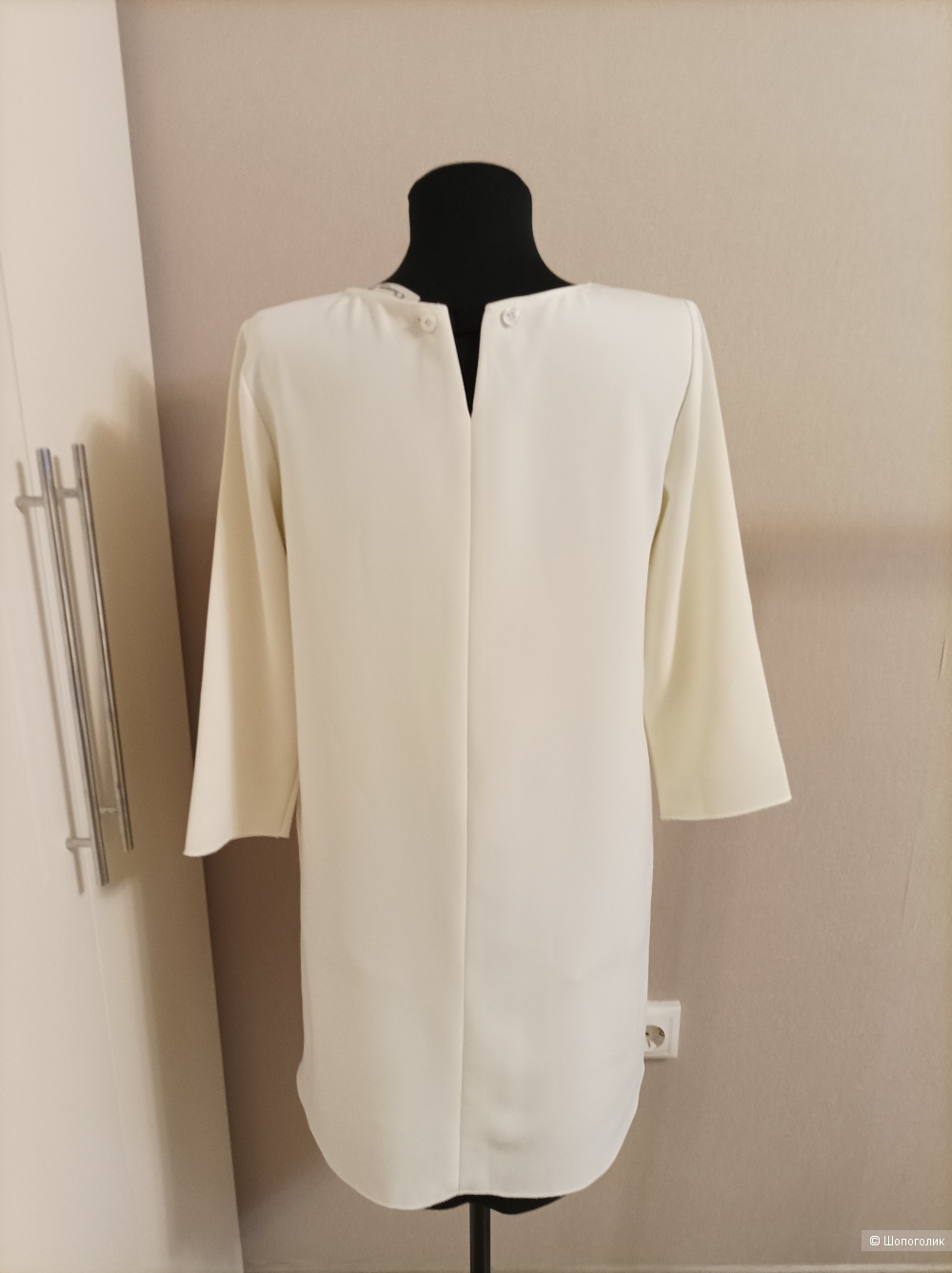 Платье белое с принтом, размер 42-44