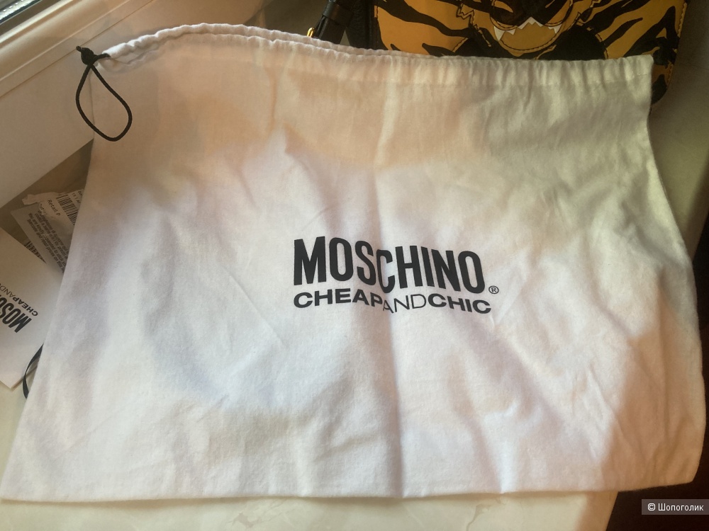 Кожаная сумка Moschino Cheap and Chic